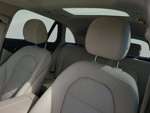 Certified 2022 Mercedes-Benz GLC 300 image 23