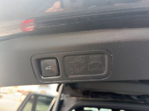 Used 2021 Ford Expedition XLT image 16