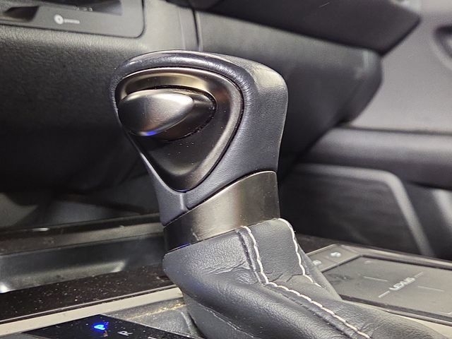 Used 2022 Lexus UX 200 w/ Accessory Package (Z2) FWD image 20