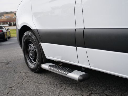 Used 2024 Mercedes-Benz Sprinter 2500 image 29