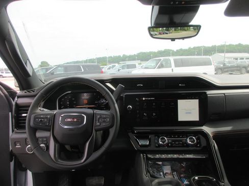New 2026 GMC Sierra 2500 AT4 w/ AT4 Premium Plus Package AWD/4WD image 17