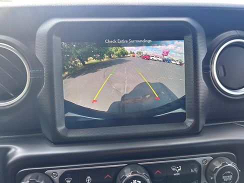 Used 2022 Jeep Wrangler Unlimited Rubicon 4xe w/ Cold Weather Group image 21