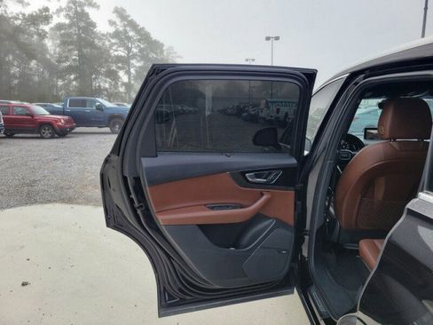 Used 2018 Audi Q7 3.0T Prestige w/ Prestige Package image 35