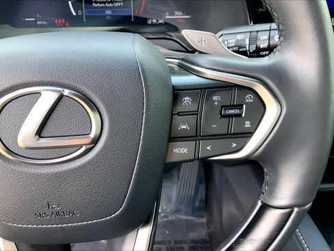 Used 2025 Lexus RX 350 Premium w/ Accessory Package AWD/4WD image 25