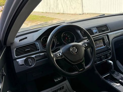 Used 2016 Volkswagen Passat 1.8T R-Line image 13