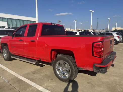 Used 2018 Chevrolet Silverado 1500 Custom w/ Custom Value Package image 8