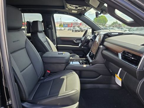 New 2026 GMC Yukon XL Denali w/ Denali Reserve Package AWD/4WD image 10