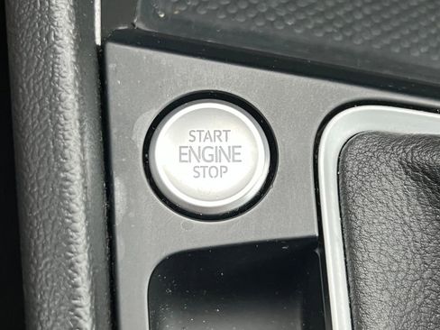 Used 2024 Volkswagen Jetta SE image 24