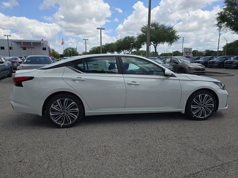 New 2026 Nissan Altima 2.5 SV w/ SV Premium Package FWD image 9