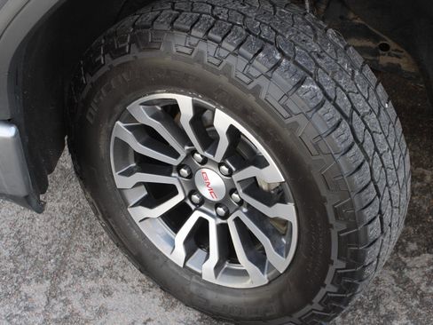 Used 2022 GMC Sierra 1500 AT4 w/ AT4 Premium Package image 19