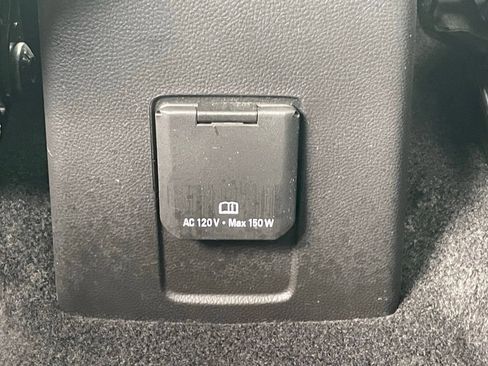 Certified 2022 Chevrolet Trax LT w/ LT Convenience Package AWD/4WD image 18
