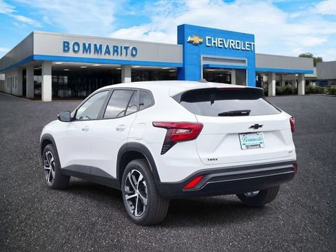 New 2026 Chevrolet Trax RS w/ Driver Confidence Package FWD image 3