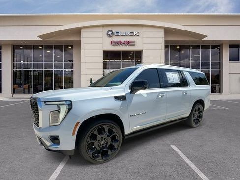 Certified 2026 GMC Yukon XL Denali w/ Denali Reserve Package AWD/4WD image 6