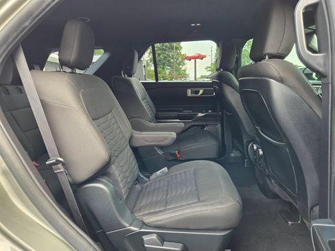 Used 2020 Ford Explorer XLT w/ Comfort Package AWD/4WD image 15