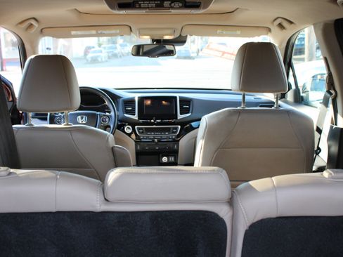 Used 2016 Honda Pilot Touring image 10