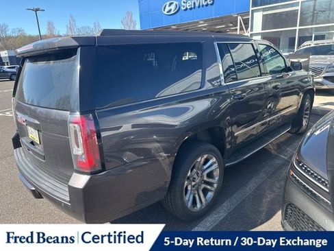 Used 2017 GMC Yukon XL SLT w/ Premium Edition image 13