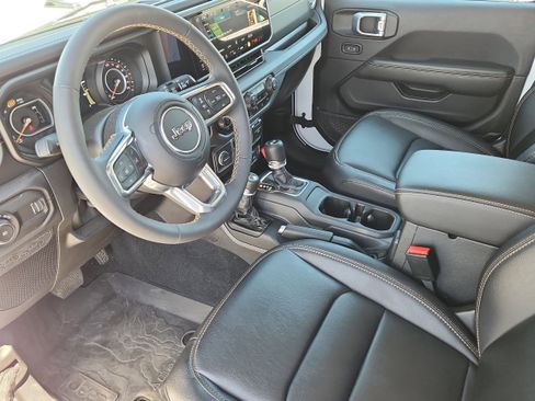 Used 2024 Jeep Wrangler Unlimited Sahara w/ Safety Group AWD/4WD image 9