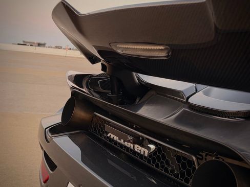 Used 2019 McLaren 720S Performance RWD image 4