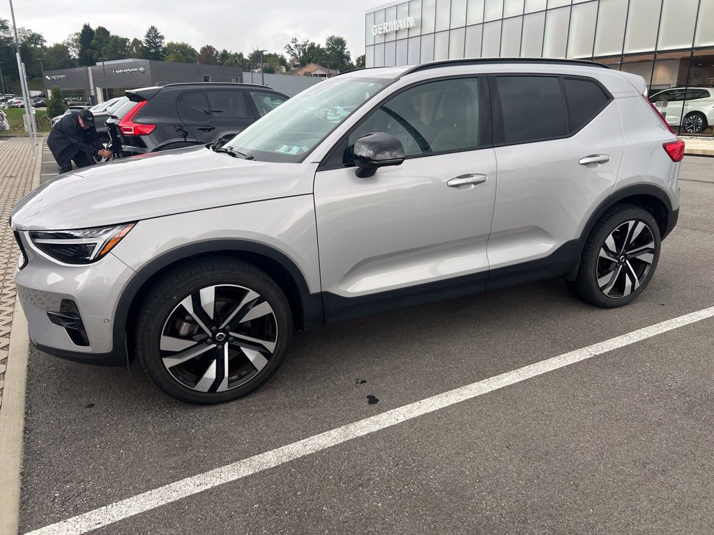 Used 2023 Volvo XC40 B5 Ultimate w/ Climate Package AWD/4WD image 6