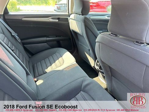 Used 2018 Ford Fusion SE w/ Fusion SE Technology Package FWD image 10