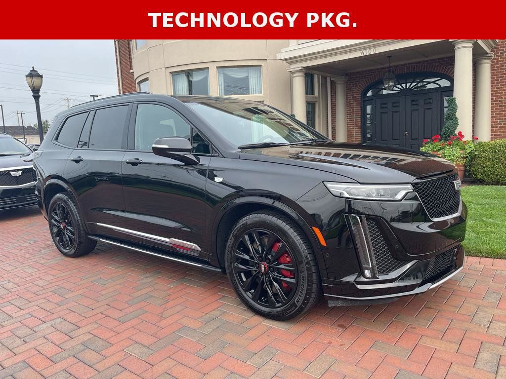Used 2025 Cadillac XT6 Sport w/ Platinum Package AWD/4WD image 5
