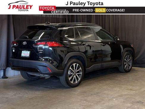 Certified 2025 Toyota Corolla Cross XLE image 28