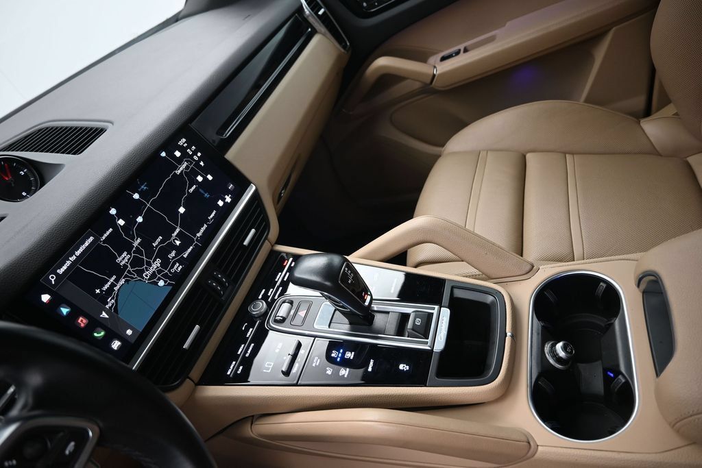 Used 2023 Porsche Cayenne AWD/4WD image 18