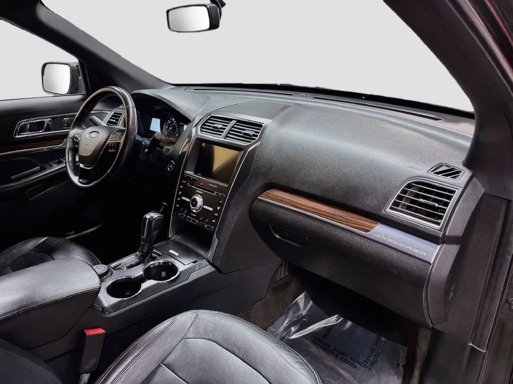 Used 2018 Ford Explorer Limited AWD/4WD image 31