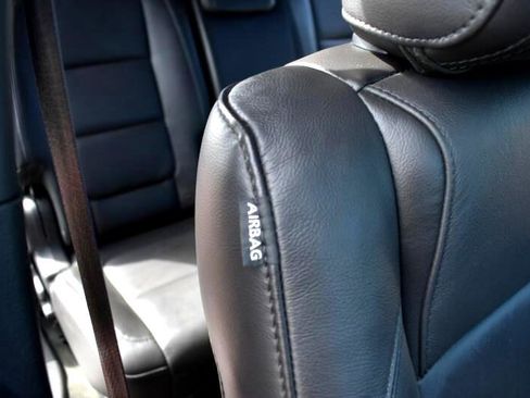 Used 2015 Ford Explorer XLT w/ Equipment Group 202A image 20