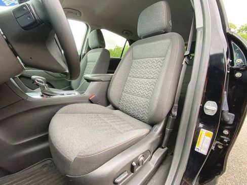 Used 2023 Chevrolet Equinox LT FWD image 18