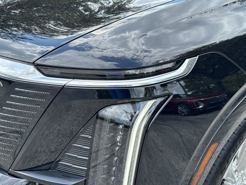 Used 2026 Cadillac Vistiq Premium Luxury AWD/4WD image 9