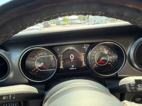 Used 2022 Jeep Wrangler Unlimited Sport AWD/4WD image 7