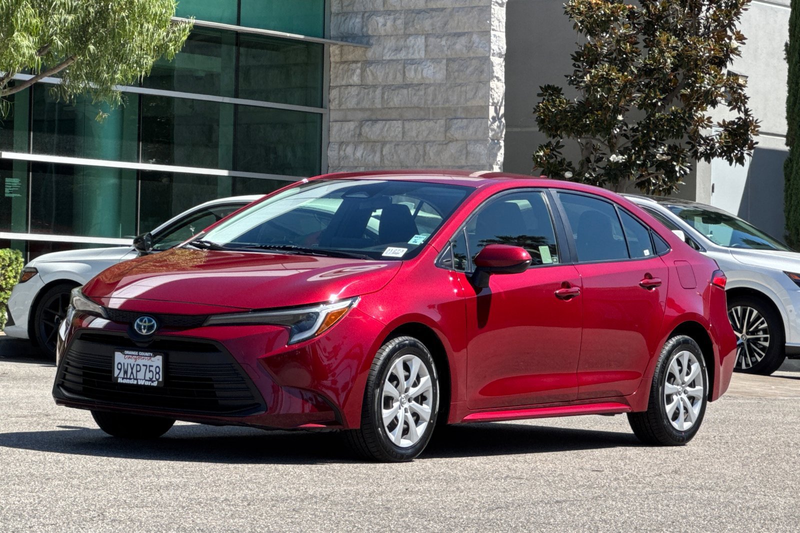 Used 2023 Toyota Corolla LE w/ Carpet Mat Package (TMS) FWD image 8