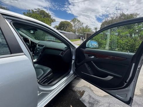 Used 2009 Cadillac CTS Luxury w/ Wood Trim Package image 8