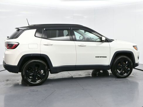Used 2018 Jeep Compass Latitude w/ Popular Equipment Group AWD/4WD image 8
