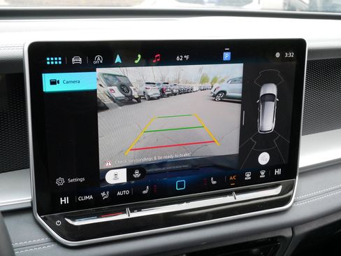 Certified 2025 Volkswagen Tiguan SE w/ Panoramic Sunroof Package AWD/4WD image 28