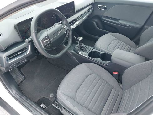Used 2025 Kia K4 EX image 13