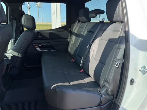 Used 2025 Toyota Tundra Limited AWD/4WD image 15