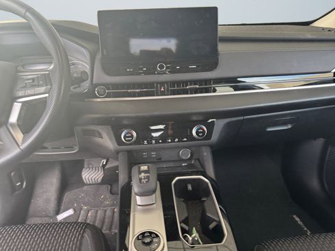 Used 2025 Mitsubishi Outlander ES image 12