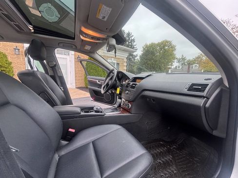 Used 2009 Mercedes-Benz C 300 4MATIC Sedan image 11