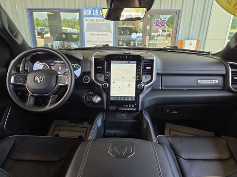 Used 2023 RAM 1500 Laramie AWD/4WD image 18
