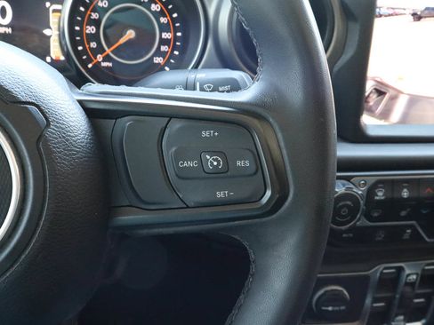 Used 2023 Jeep Gladiator Sport AWD/4WD image 37