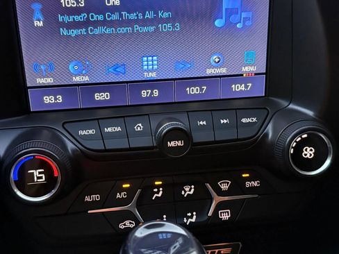 Used 2017 Chevrolet Corvette Stingray Coupe w/ Carbon Flash Badge Package image 29