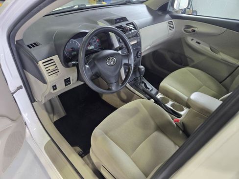 Used 2013 Toyota Corolla L FWD image 9