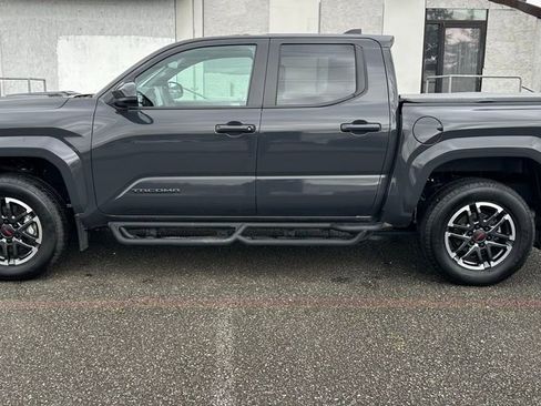 Used 2024 Toyota Tacoma TRD Sport image 8