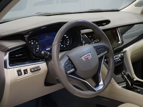 Used 2022 Cadillac XT6 Premium Luxury w/ Technology Package image 12