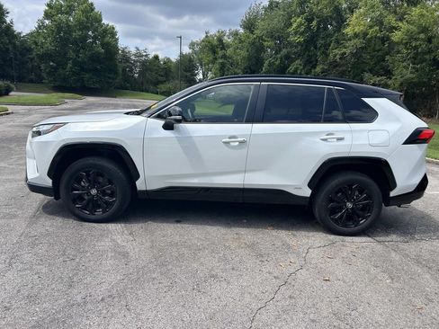 Used 2023 Toyota RAV4 XSE w/ XSE Grade Weather Package AWD/4WD image 4