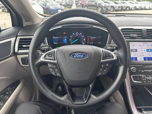Used 2020 Ford Fusion SE AWD/4WD image 14