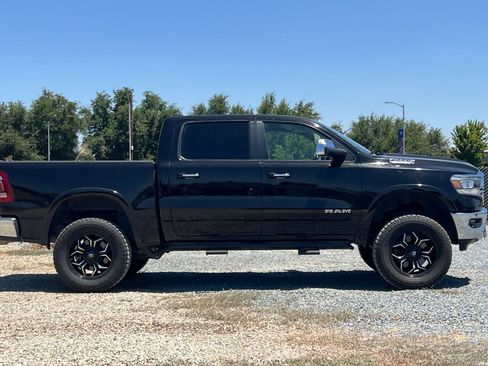 Used 2019 RAM 1500 Laramie AWD/4WD image 9