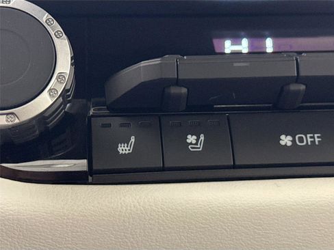 Certified 2025 Toyota Tundra Capstone image 36